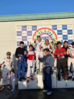 先週開催の3時間耐久レースは楽しかったですね☺️
20チームのエントリー、盛り上がりました🌈
さて！次戦は4月12日🌸
桜舞う中の超フルコース❗️これも楽しいだろうな🥰
エントリー受付は次の日曜日！8日の9時から！