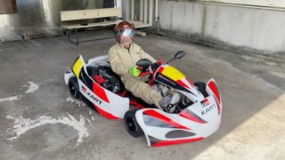 #GRカート　の

シェイクダウンを行いました❗️

最初のドライバーは、レインボースポーツの重鎮でレジェンドドライバーである野嵜氏にお願いしました！

この動画が🌈のGR、最初の1周です☝️